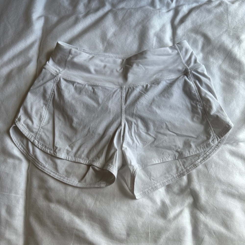 White Lululemon speed up shorts, size 4, 4in